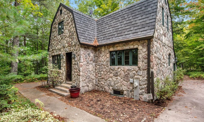 Lac du Flambeau House | Designer Cottage on Statenaker Lake with Dock & Trails