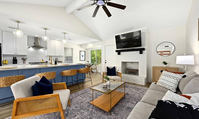 North Austin Civic Association House | Designer Home, Sleep 8, Ask us about FREE add-ons