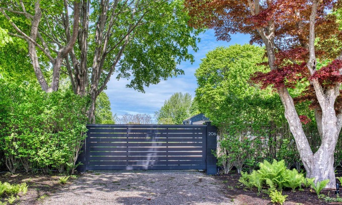 Bridgehampton House | Designer Home: Pet-Friendly Retreat with Pool & Spa