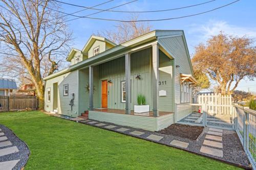 King William House | Stylish Designer Home Steps from the River Awaits You
