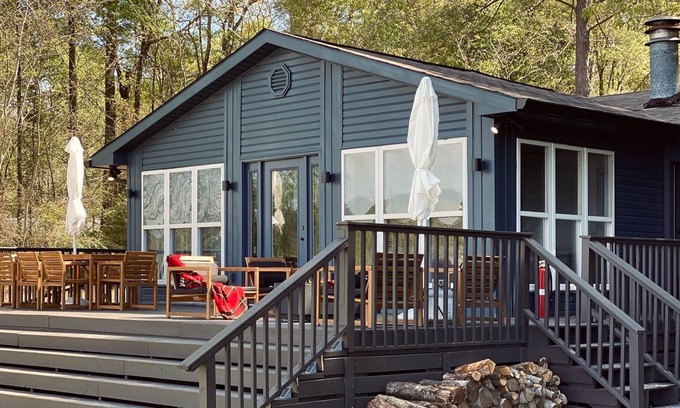 Sylacauga House | Designer Lake Home on Lay Lake: Pool, Spa & Paddleboards!
