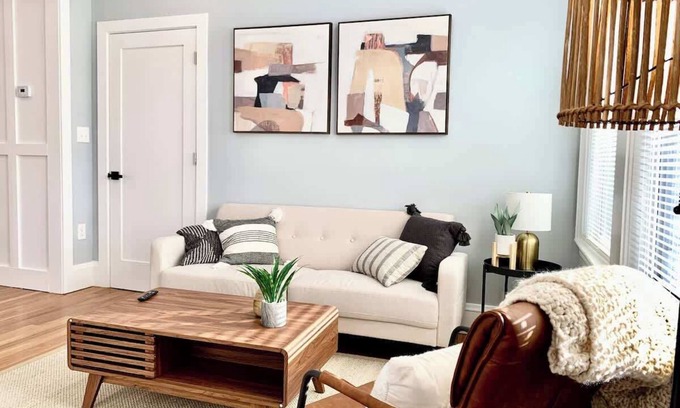 Arlington Condo | Impeccable 3BR Retreat with Spa, Kitchen & Top Ratings
