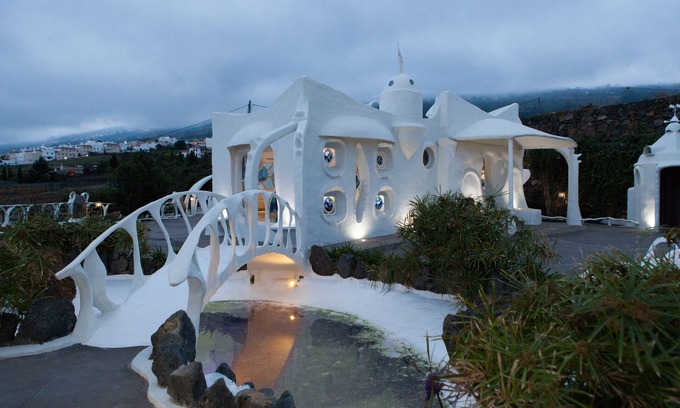 La Perdoma House | Elegant Villa Cesar Manrique with Oceanfront Pool & Spa