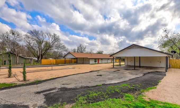 North Austin Civic Association House | Designer Home Near Domain/Q2: Ideal for Families & Pets