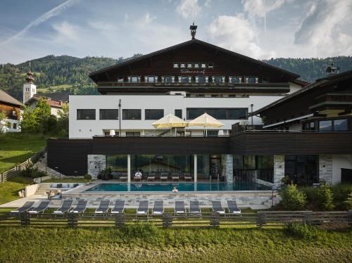 Sankt Veit im Pongau Hotel | Pet-Friendly Retreat at Sonnhof by Vitus Winkler - 4 Stars