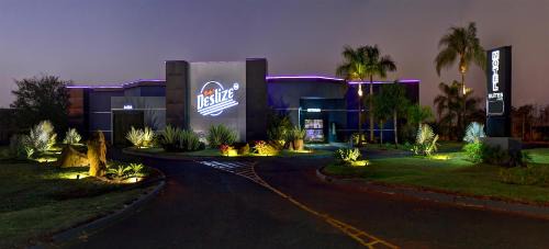 Uberlandia Hotel | Budget-Friendly Deslize Motel 2 with Hot Tub & Restaurant