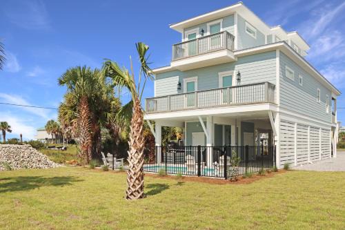 Port St. Joe House | Explore Desoto 1: Family-Friendly Retreat with Pool Access