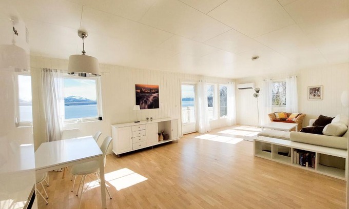 Dyroy Municipality Apartment | Explore Vangsvik: Family-Friendly Stay in Destination Senja
