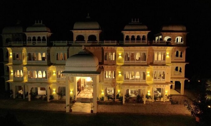 Sadri Hotel | Discover Destinn The Neergarh Palace with Breakfast Included