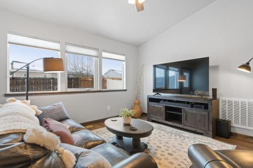 Kalispell House | Discover Destiny Cove: Family and Pet-Friendly Retreat