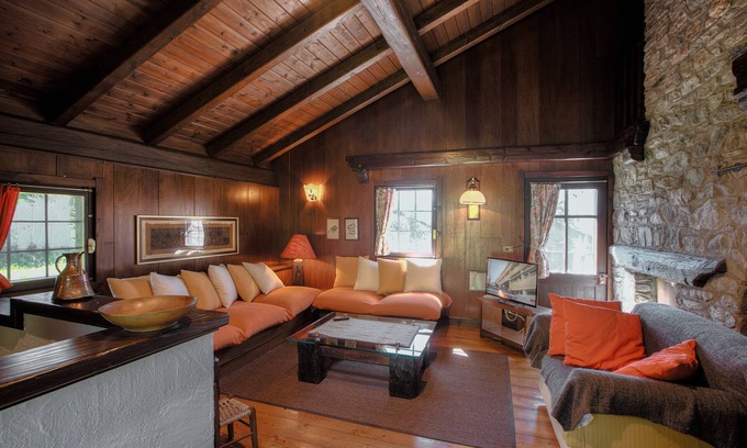 Brengon Ski Chalet | Scenic Chalet Retreat with Spa and 9.8/10 Guest Rating