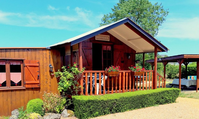 Broc House | Cozy Chalet with Pool, BBQ Area & Family-Friendly Fun