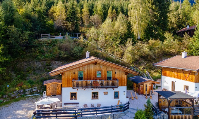 Aufhausen Ski Chalet | Relaxing Chalet Retreat with Sauna & Mountain Views