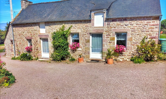 Plevenon House | Charming Detached House with Garden, Steps from Shops
