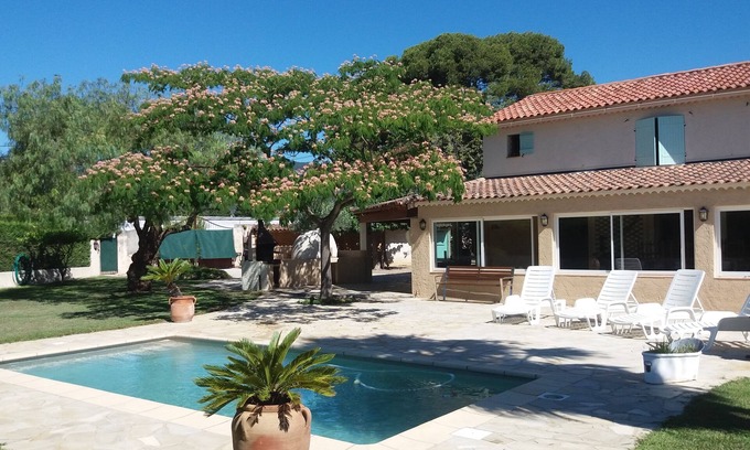La Farlede Villa | Private Oceanfront Villa with Pool and Pet-Friendly Amenities