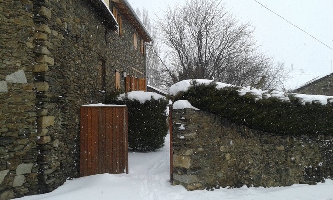 Guils de Cerdanya House | Family-Friendly Detached House with Private Garden Retreat