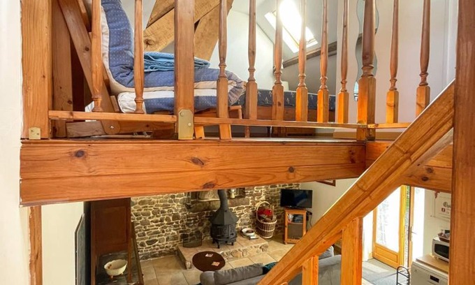 L'Epinay-le-Comte Cottage | Gite L'Épinay-le-Comte: Cozy Retreat with Spa & Hot Tub