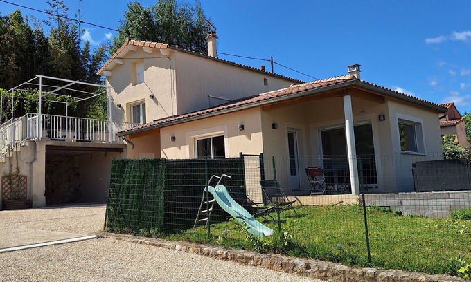 Aubenas House | Relaxing Detached House for 6-8 Guests in Aubenas