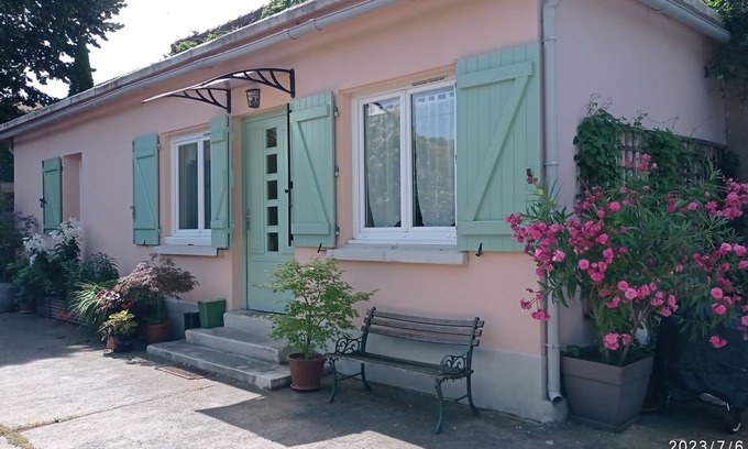 Agde House | Cozy Agde House with Ocean View and Spa Amenities