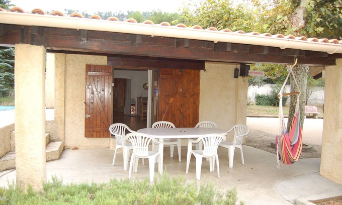 Aubagne House | Scenic Detached House with Ocean View and Pool Access