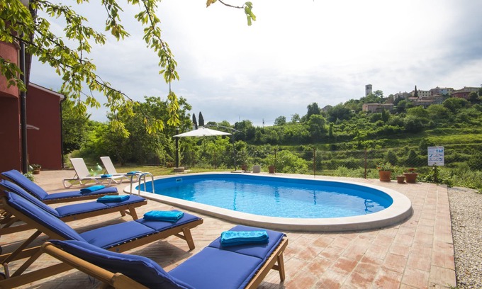 Oprtalj Villa | Tranquil Detached House with Pool and Ocean View