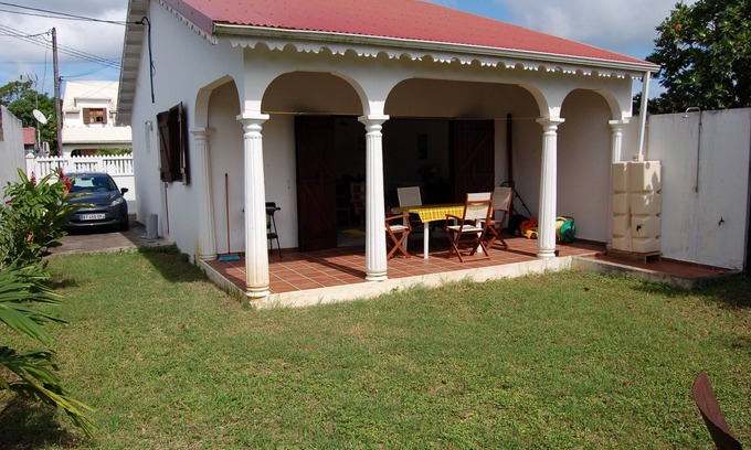Port-Louis House | Beachfront Retreat Near Souffleur Beach - Guest Rated 9.8