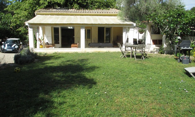 Valbonne House | Family-Friendly Retreat Near Valbonne with Ocean Views