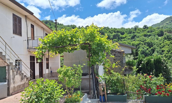 Gioiosa Marea Apartment | Detached house surrounded by greenery