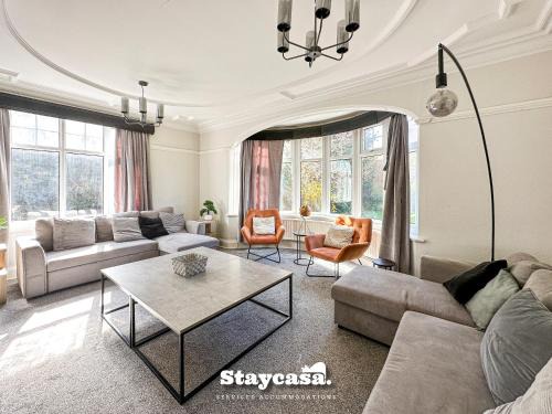 Welford House | Elegant 5-Bedroom King Suite with Family & Pet Amenities
