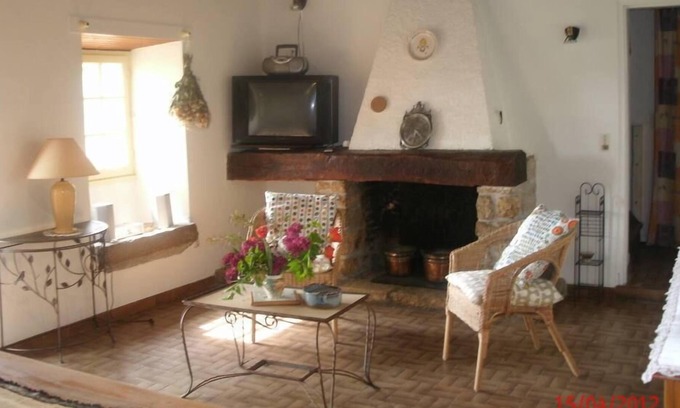 Quissac House | Detached quiet in a green