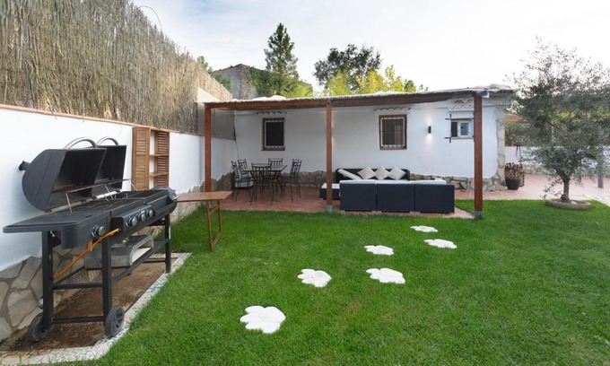 Puigventos Villa | Relaxing Villa for 6 with Ocean View in Lloret de Mar
