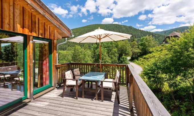 Stadl an der Mur Ski Chalet | Idyllic Wooden Chalet in Stadl an der Mur with Sauna & Hot Tub