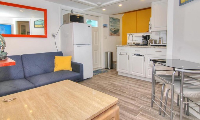Treasure Island Hotel | Family-Friendly Detlow's Treasured Cottages Await You