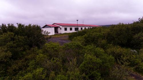 Skinnastadur House | Discover Dettifoss Guesthouse: Pet-Friendly Retreat with Hot Tub