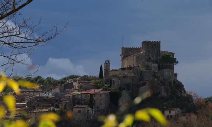 Brissac House | Delightful Village Home with Kitchenette and Terrace