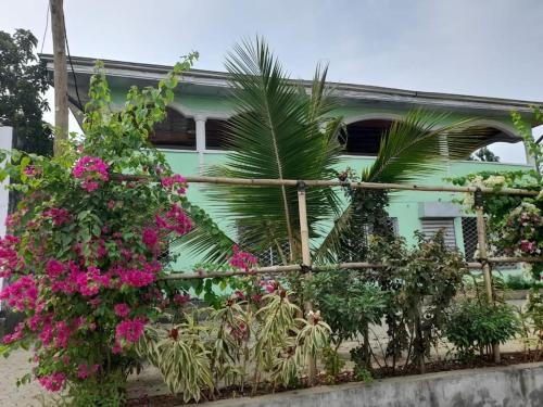 Kribi Apartment | Family-Friendly Deux-Palmes-Kribi Near the Beach