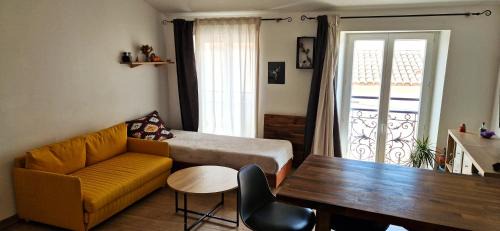 Puget-sur-Argens Apartment | Cozy Two-Room Retreat in the Heart of the Village