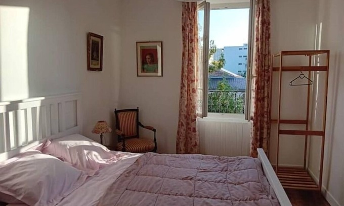 Malakoff Apartment | Perfect Getaway: Deux-pièces for Leisure and Work