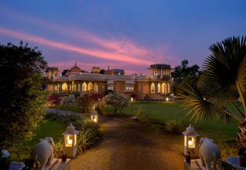 Devgarh Hotel | Discover Dev Shree Deogarh: 4-Star Oasis with Ocean Views