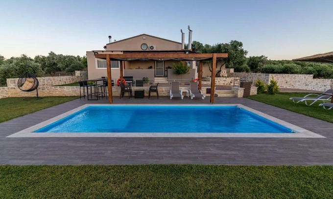 Malevizi Villa | Deva's Full View Villa with Pool & Pet-Friendly Amenities