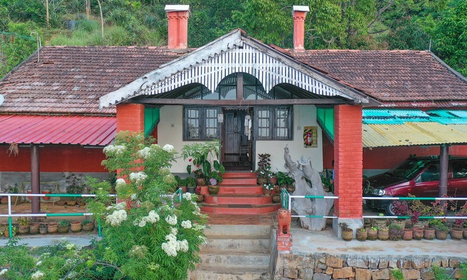 Coonoor Cottage | Welcoming Devashola Homestay: Breakfast & Family-Friendly