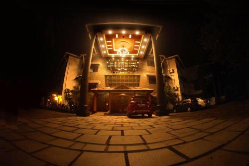 Chittilapilly Hotel | Devasura Inn: Pet-Friendly Comfort with Top Amenities