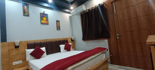 Vrindavan House | Family-Friendly Devi Residency Near Prem Mandir, Vrindavan