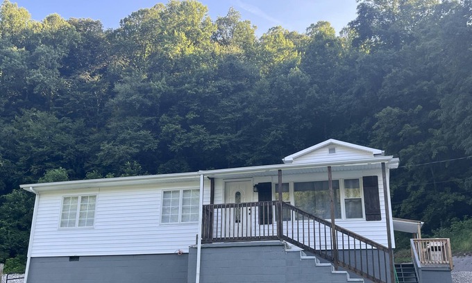 Newtown House | Explore Devil Anse Off Road Lodging on Hatfield & McCoy Trails