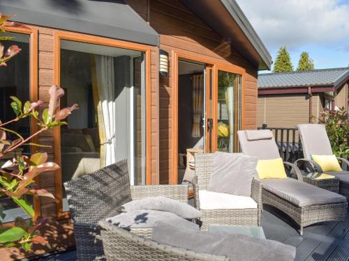 Dollar House | Pet-Friendly Devin Lodge: Guest Rated 9.6/10 for Families