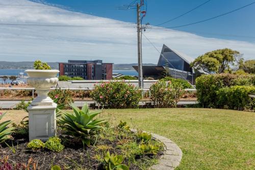 Albany House | Family-Friendly Retreat at Devine's on Stirling