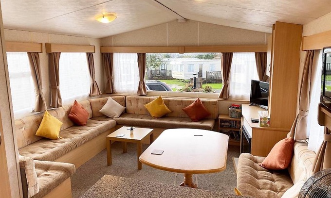 Barnstaple House | Relaxing Devon Barnstaple Tarka Holiday Park with Free Wi-Fi