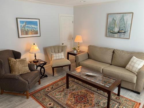 Wayne Apartment | Devon - Horse Show, History, Walk To Shops, Caf's