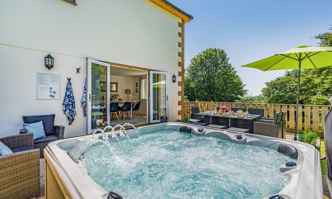 Bradworthy House | Devon House - Five Bedroom House, Sleeps 10