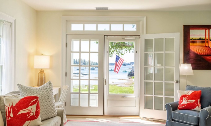 Port Clyde Cottage | Explore Dew Drop Cottage II: Walk to Port Clyde Village